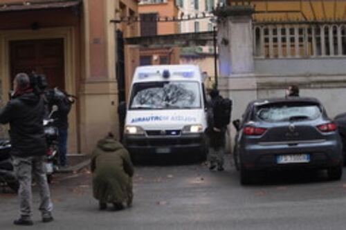 Che tragedia a via Merulana. L'operaio cade nel vuoto e muore