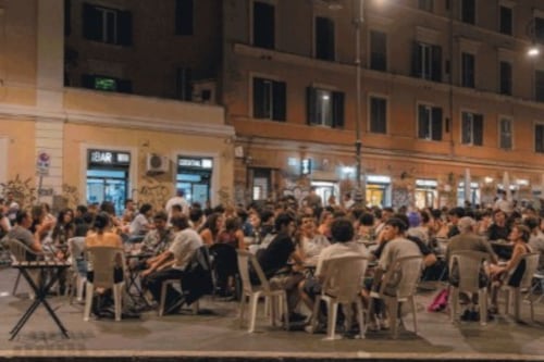 Roma, circondati e accoltellati da dieci ragazzini a San Lorenzo