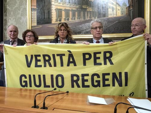 Omicidio Regeni, l'appello dei genitori al Papa: "Parli di lui in Egitto"