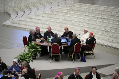 Sinodo "woke e globalista", ultimo assalto di Viganò a Papa Francesco