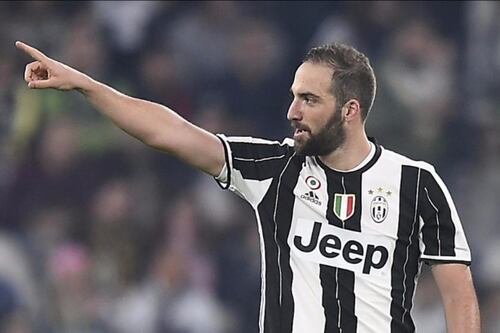 Higuain non perdona: la Juve agguanta il Toro all'ultimo respiro