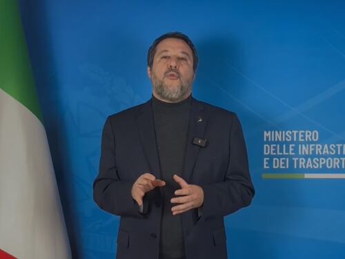 Sciopero trasporti, Salvini firma la precettazione: "Difendo il diritto al lavoro"