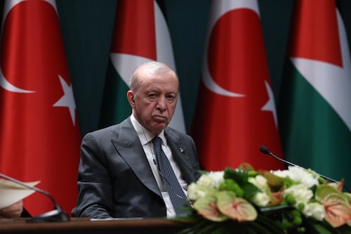 Israele stana Erdogan: "In Siria beccato con le mani nella marmellata"