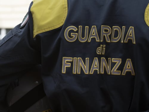 Truffe e illeciti sui finanziamenti Covid, due inchieste a Padova e Ascoli