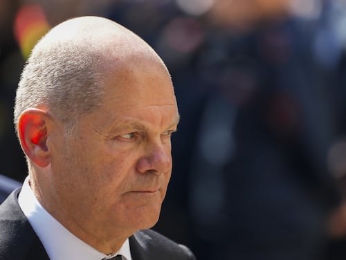 Migranti, Scholz copia l’Italia: la Germania chiude le frontiere