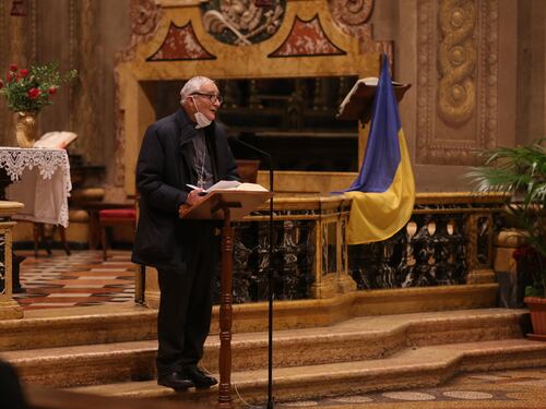 Cei, ecco il nuovo nome per i vescovi italiani. Zuppi e Lojudice in testa