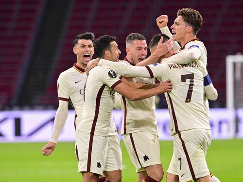 Pellegrini e Ibanez ribaltano l'Ajax, Roma da applausi