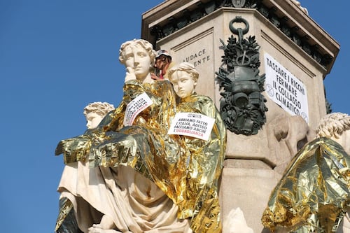 Dopo Gaza, il clima: attivisti "contro i ricchi" oscurano Cavour a Torino
