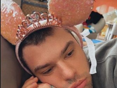 Fedez ha la febbre ma Chiara Ferragni rassicura i fan: "Grazie a Dio non è Covid"