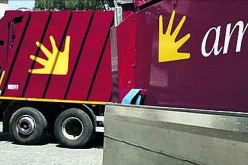 Piazza Bologna, anziana investita da un camion dell'Ama: è grave