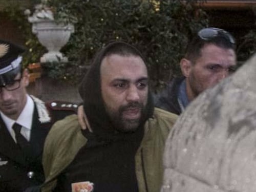 Roberto Spada interrogato dal gip: "Il giornalista mi ha provocato". Il giudice non convalida il fermo ma lo lascia in cella