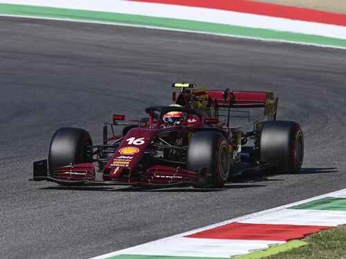 Hamilton scrive la storia al Mugello, Leclerc in terza fila, altro flop di Vettel
