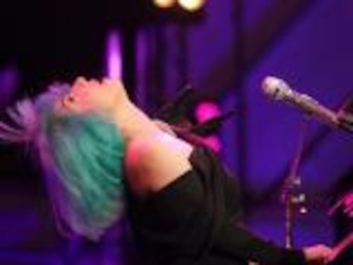 Lady Gaga ringrazia Alemanno e il pubblico fischia