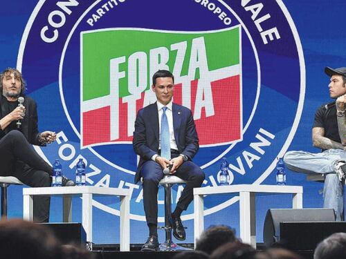 Fedez da Forza Italia: "La sinistra rifiuta sempre il confronto"