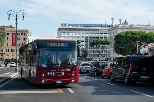 Roma, la Regione è pronta a bloccare i rincari dei biglietti di metro e autobus