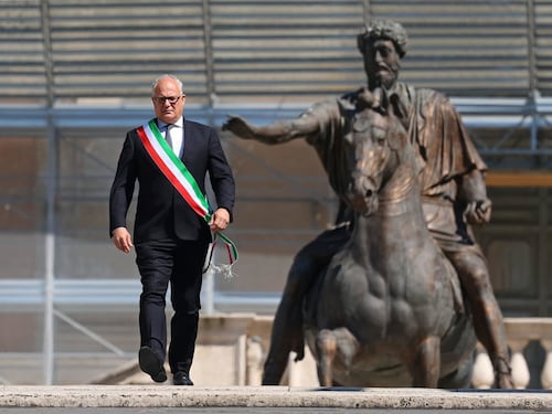 Residenza agli abusivi, direttiva di Gualtieri "sistema" quasi 5000 okkupanti