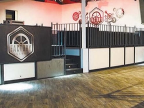 Stupro alla discoteca Factory. Fermato romeno. Caccia agli altri due
