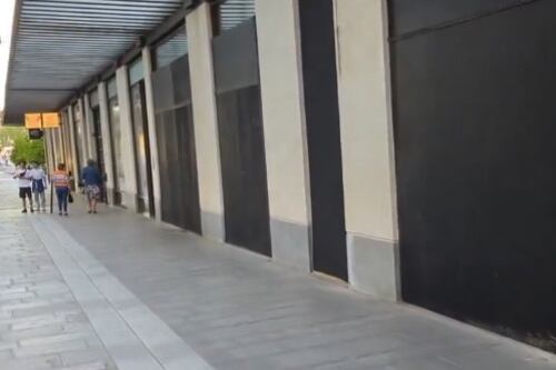 Elezioni Francia, Darmanin mobilita 30mila agenti. A Parigi barricate per i negozi