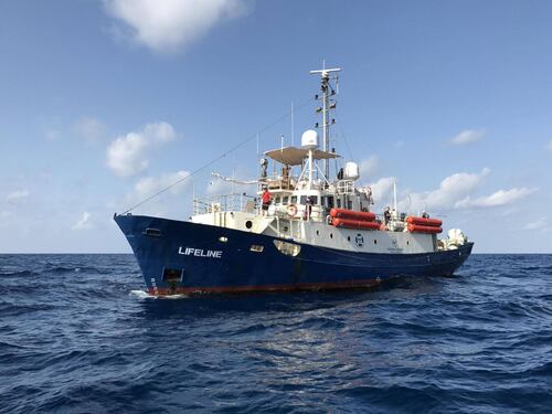 Nave Lifeline a Malta, i migranti divisi tra Italia e gli altri Paesi Ue