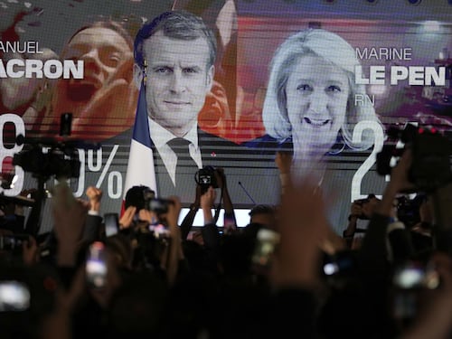 In Francia è incognita ballottaggio. Nicola Porro manda in tilt la sinistra: "Perché Le Pen può battere Macron"