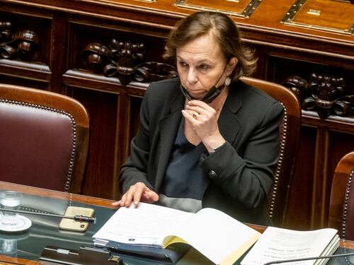 Luciana Lamorgese scopre i migranti: emergenza sbarchi. Boom rispetto al 2021