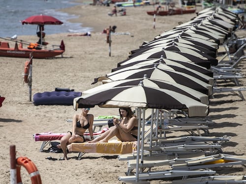 L’Italia ritorna al pre-Covid, boom di prenotazioni. Hotel e ristoranti, estate da record