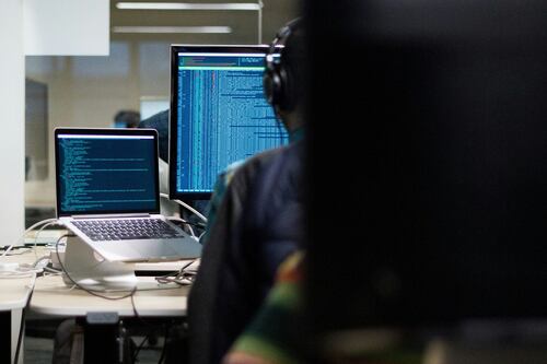 Attacco hacker contro Farnesina, Malpensa e Linate: "Risposta ai russofobi italiani"