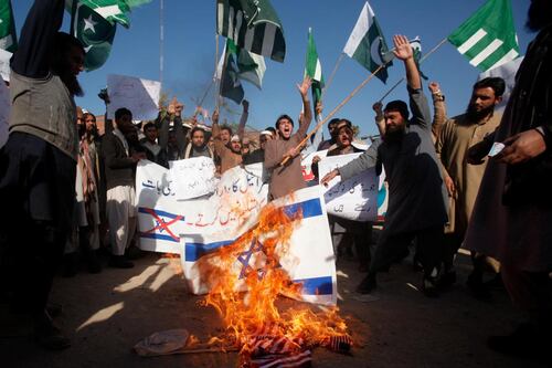 Hamas lancia l'Intifada, razzi su Israele
