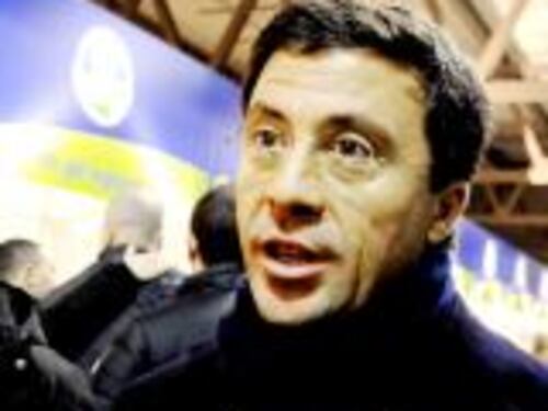 Bocchino: "Siamo compatti" Ma la segreteria si sfalda