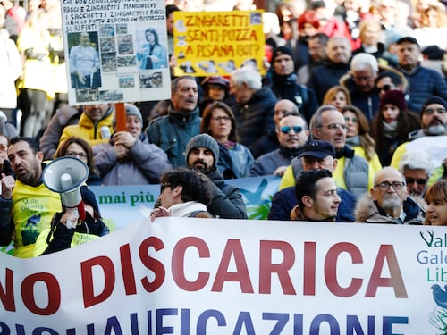 "No discarica a Monte Carnevale", sit-in in Regione. Invitata la Raggi