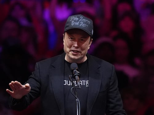Elon Musk accende il dibattito sui social: "L'America è la nuova Roma"