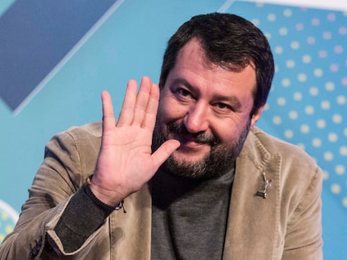 Salvini sostiene la nostra campagna: "Firmo anch'io per gli asili sicuri"