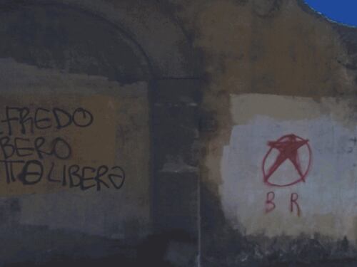 Gli antagonisti odiano pure il Pd: "Non rappresenta l’antifascismo"