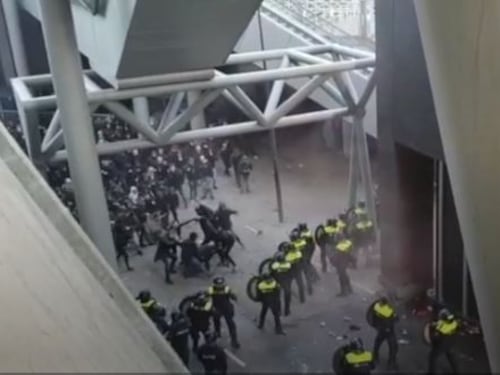 Bastoni, coltelli e spray al peperoncino. Arrestati 120 tifosi bianconeri