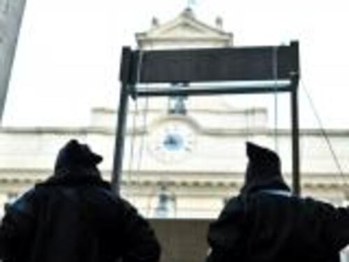 La politica evita la ghigliottina I tagli toccano solo le Province