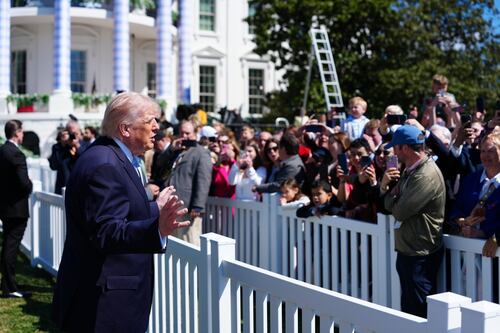 Iran, le 24 ore decisive. Trump: "Hormuz? Passo avanti ma non basta"