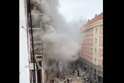 Palazzo parrocchiale esplode a Madrid, distrutto un edificio: due morti e otto feriti