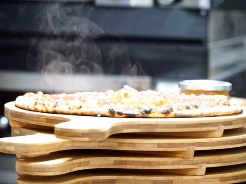 Sant'Alberto, al Pigneto la pizza "sposa" i liquori