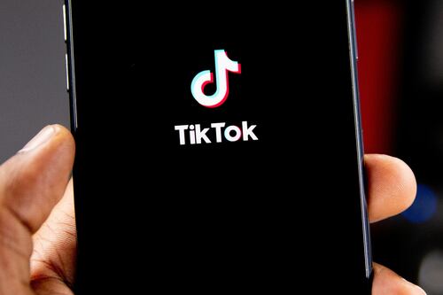 TikTok, multa da 530 milioni per il trasferimento di dati europei alla Cina