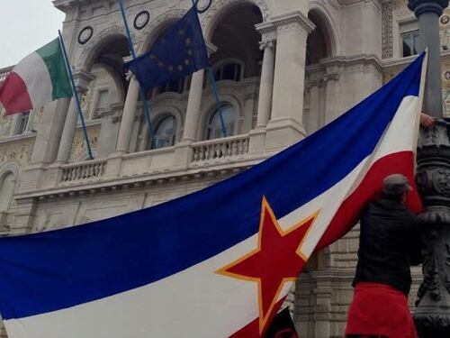 Trieste, il primo maggio è un inno ai titini. Menia: "Nauseato, 4mila persone scomparse nel nulla"