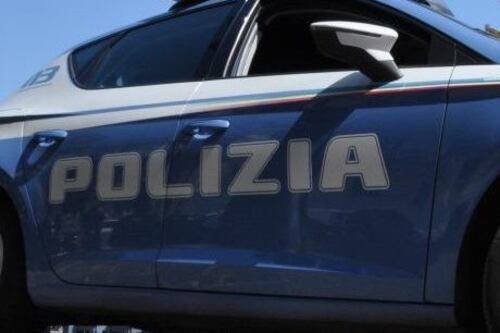 Fiumicino, prova a rapire un bambino nel giardino di casa: caccia all'uomo