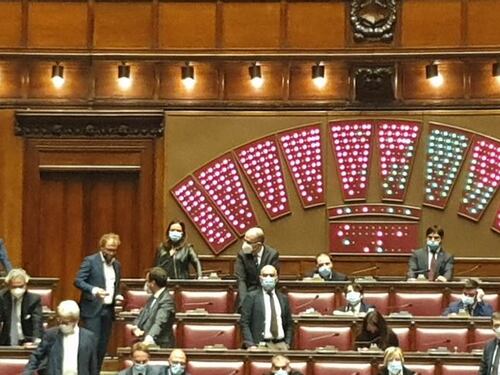 La maggioranza vota contro il Mes. Borghi: "Pietra tombale, la Camera respinge"