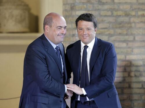 La sinistra? È a pezzi. Ora Pd e renziani si mandano insulti