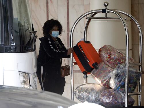 Quarantena e hotel a spese proprie per chi arriva nel Regno Unito