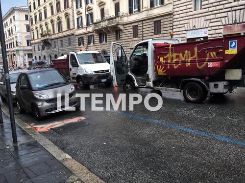 Travolto e ucciso sulle strisce: viceprefetto investito dal bus turistico