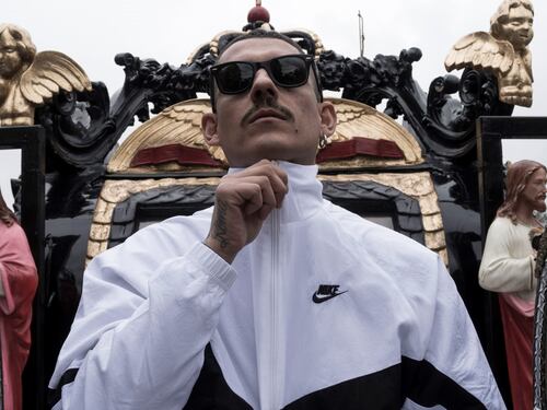Noyz Narcos, il rapper romano sbanca le classifiche e lancia l'Enemy Tour