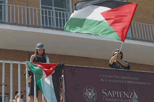 Ex terrorista palestinese in cattedra a La Sapienza. Insorge FdI: "Vergogna"