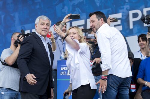 Giorgia Meloni avvisa Mattarella: "Non fa il notaio, se vince il centrodestra deve intervenire"