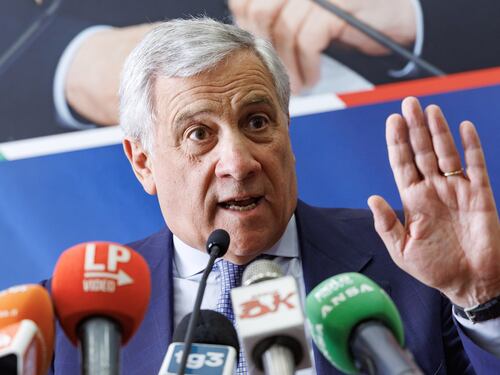 Sondaggio Dire-Tecnè, vola Forza Italia e scende Avs: effetto Salis finito?