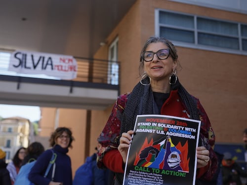Bologna, revoca della cittadinanza a Albanese? La sinistra non cambia idea sull'idolo dei ProPal